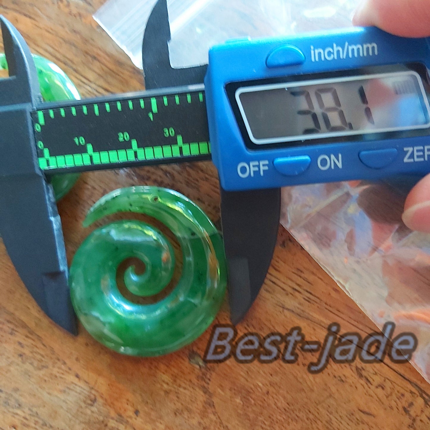 Disc hook Natural Green Nephrite Jade Pendant NEW ZEALAND Maori Style Greenstone Pounamu Canadian JADE Koru Round Disc Hook Necklace