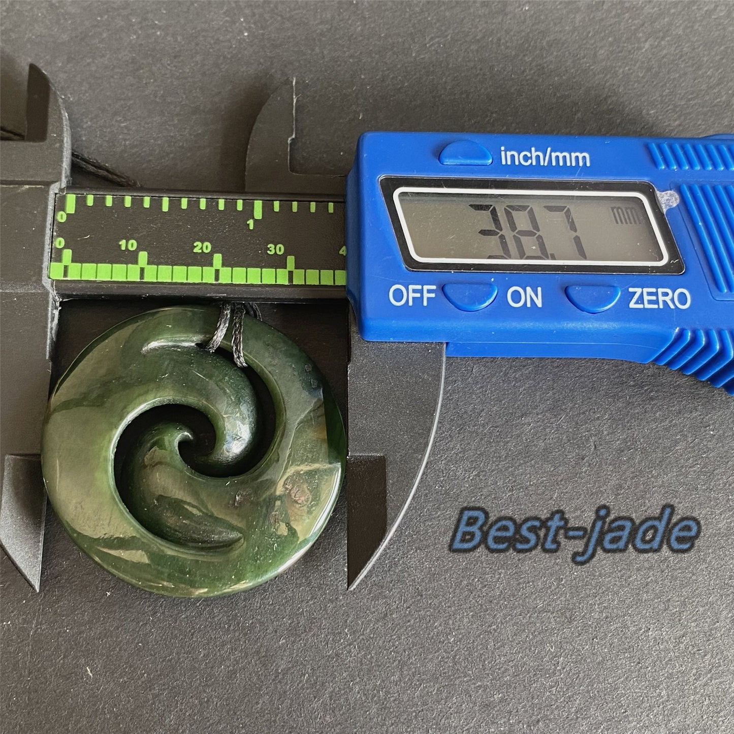 Double hook Natural Green Nephrite Jade Pendant NEW ZEALAND Maori Style Greenstone Pounamu Canadian JADE Koru Round Disc Hook Necklace