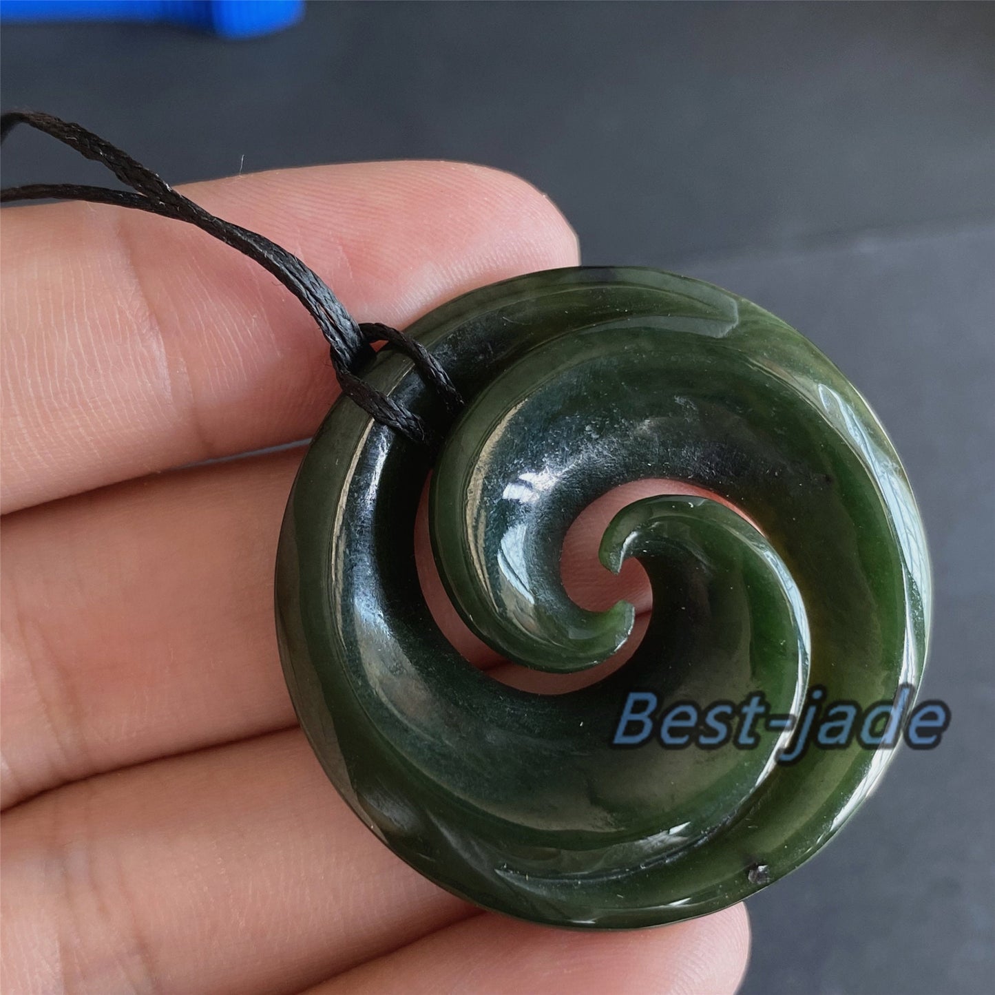 Double hook Natural Green Nephrite Jade Pendant NEW ZEALAND Maori Style Greenstone Pounamu Canadian JADE Koru Round Disc Hook Necklace