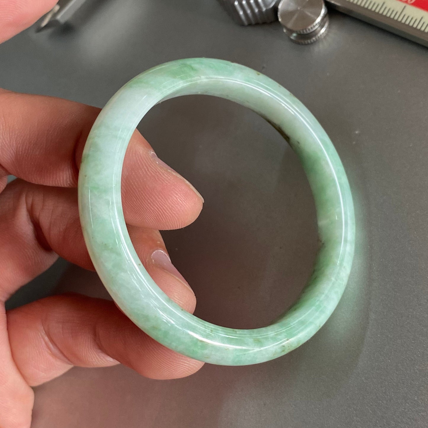 51.8mm Grade A Jade Natural green Round bangle Myanmar jadeite Lady Bracelet Ice green Type A stone small hand female bangle