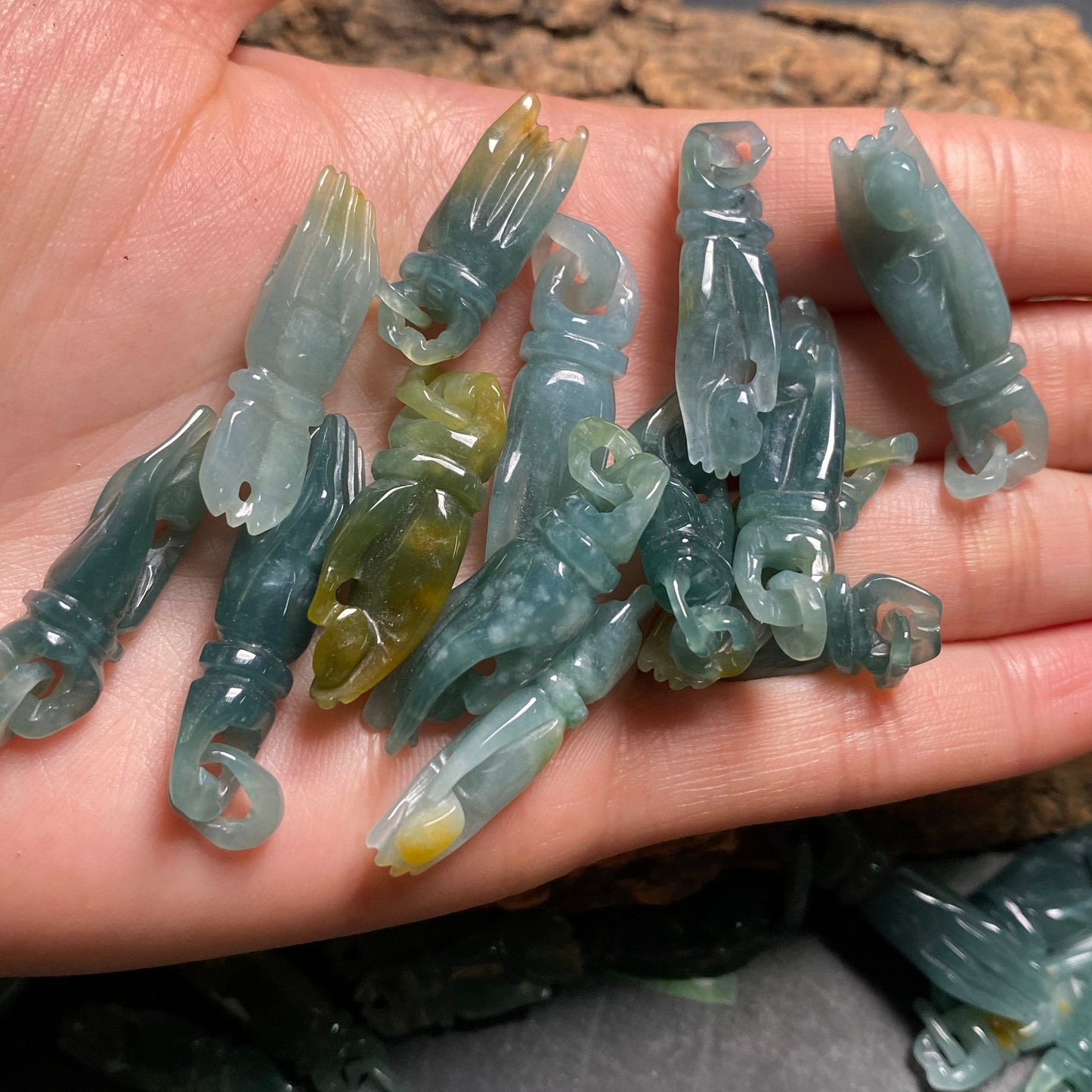 Wholesale Natural Blue Guatemalan jadeite Translucent Grade A jade Guan yin Hand pendant necklace jade bead