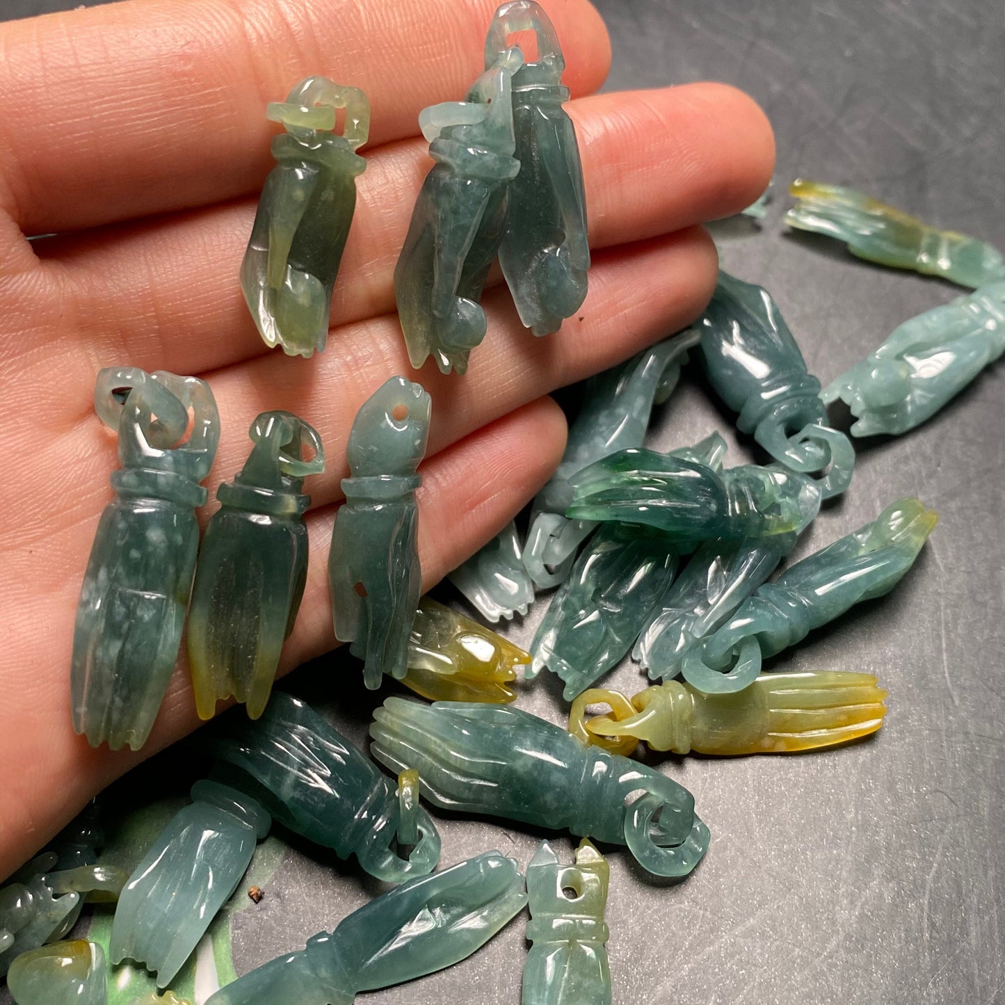 Wholesale Natural Blue Guatemalan jadeite Translucent Grade A jade Guan yin Hand pendant necklace jade bead